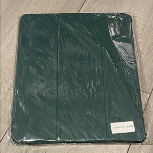 Apple iPad Air 13 (2024) Smart Folio Case in Dark Green